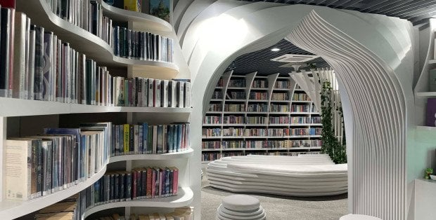 Czytelniczy tramwaj, targi i więcej. Warszawa świętuje Dzień Książki