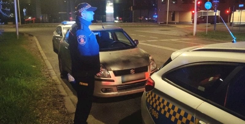 Awantura w samochodzie na środku skrzyżowania. "Doszło do rękoczynów"