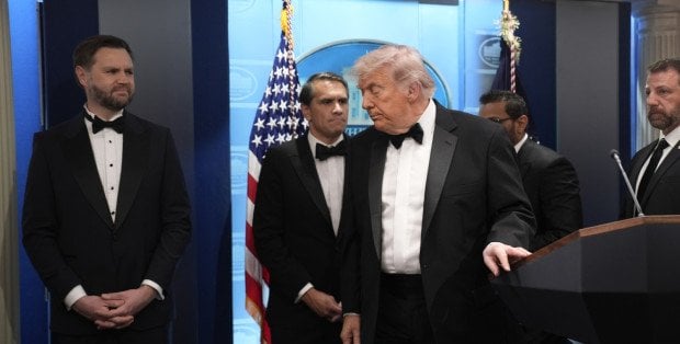 Strzały w lobby hotelowym. Prezydent Donald Trump ewakuowany z kolacji