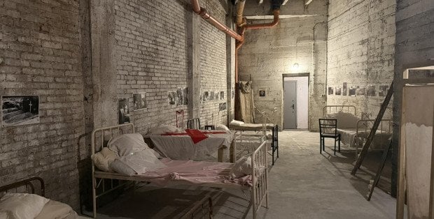 Niezwykłe miejsce w Warszawie. Wygląda jak w czasach Powstania Warszawskiego