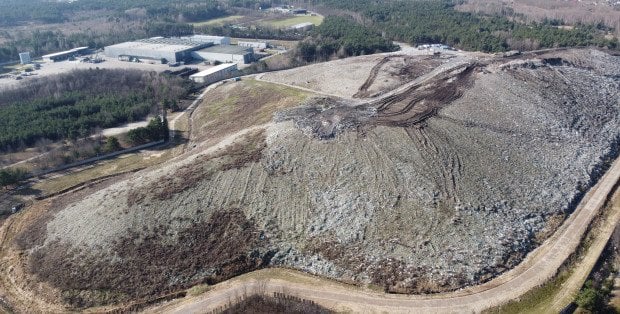 Pożar składowiska odpadów na Wincentowie. WIOŚ chce ustalić przyczyny