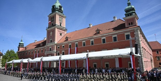 Uroczystości, odznaczenia, wojskowa orkiestra. Tak Warszawa uczciła 3 maja