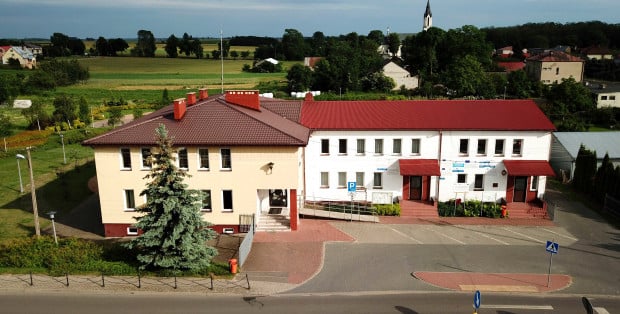 Atak nożownika w Starej Kornicy. Nowe informacje ws. stanu zdrowia wójt