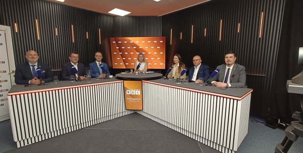 Antenowy spór o nową konstytucję. Start Tygodnia RDC