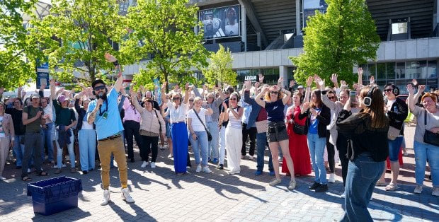 Egzamin piszą na piłkarskim stadionie. Wiemy, jak wygląda matura Szkoły w Chmurze