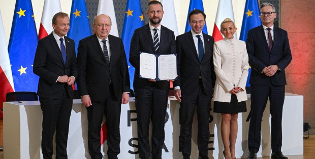 Umowa SAFE podpisana. "Przełomowy moment w historii Polski i UE"