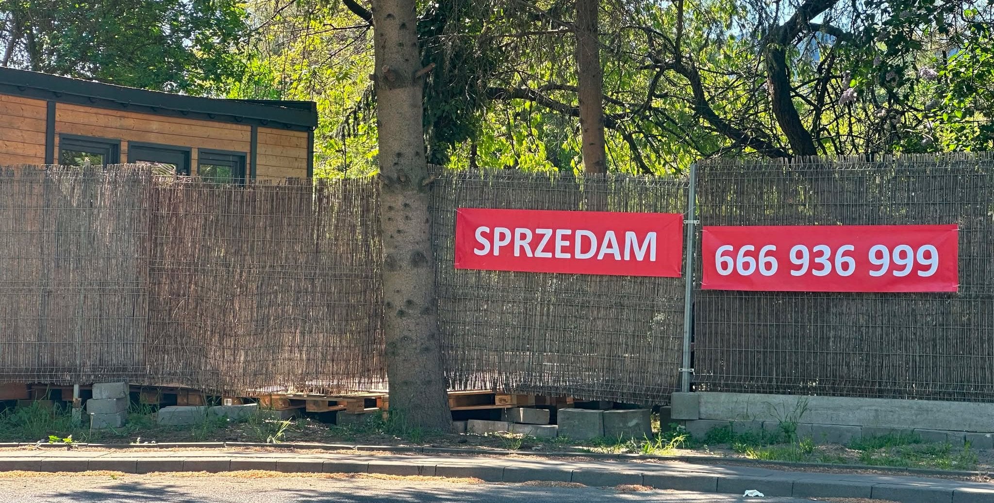 Chce sprzedać grunt na Ochocie. Teren należy do Skarbu Państwa i jest przeznaczony pod drogę