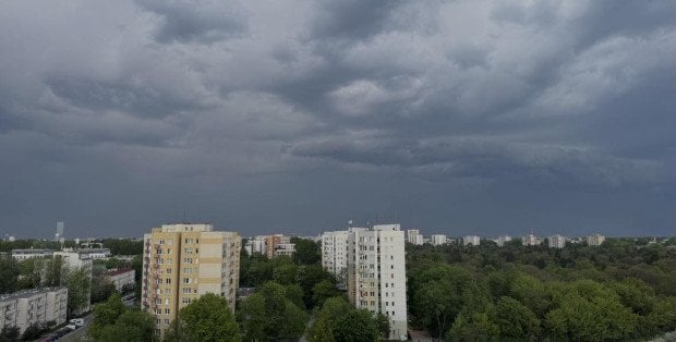 Nadciągają burze i porywisty wiatr. IMGW wydał ostrzeżenia dla Mazowsza