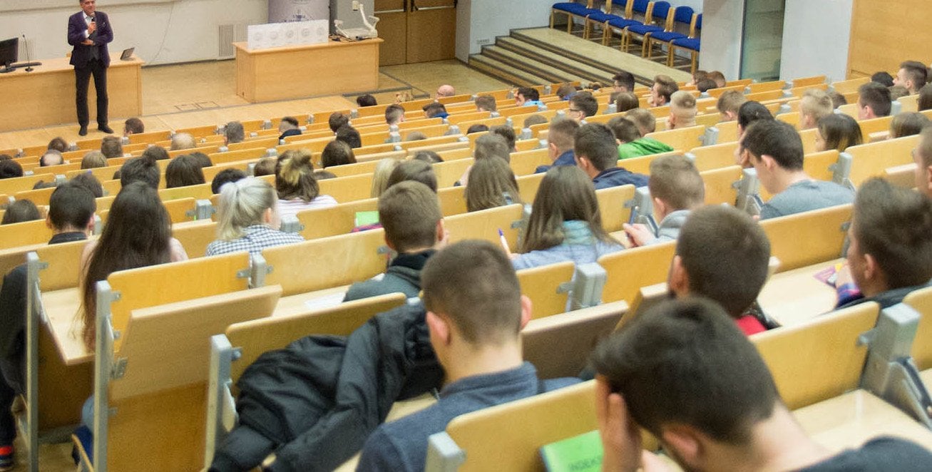 Pięć tysięcy złotych dla najlepszych maturzystów. Miasto przyzna "granty na start"