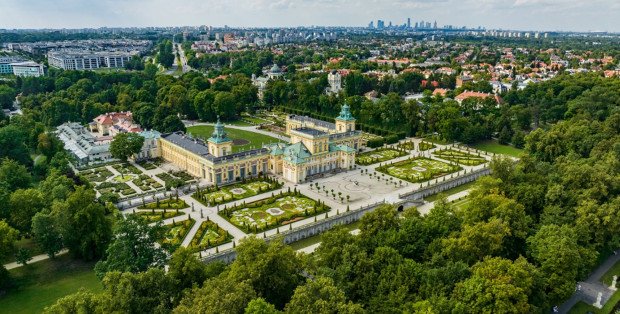 Policja zajmie się sprawą imprezy techno w Wilanowie. Znamy stanowisko dyrekcji