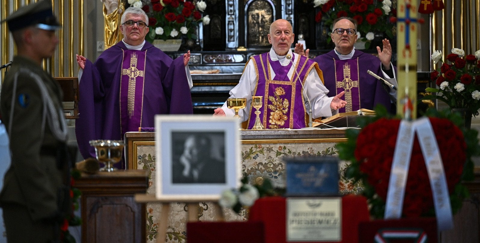 Pogrzeb Krzysztofa Piesiewicza. "Człowiek zawsze był dla niego najważniejszy"