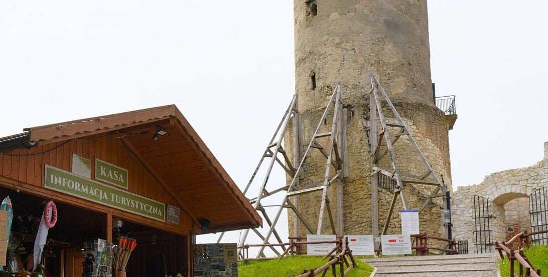 Zabytkowe mury sypią się cztery lata po remoncie. Będą kolejne prace na zamku w Iłży