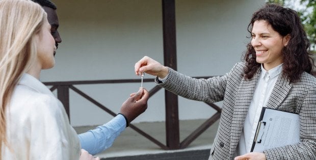 Zakup domu w Lesznowoli. Jak się żyje w podwarszawskiej miejscowości?