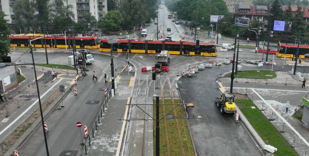 Duże utrudnienia w Warszawie. Zamknięte ulice i zmiany w kursowaniu tramwajów