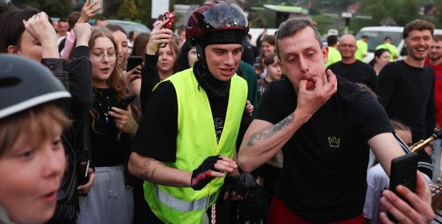 Łatwogang znów w akcji. Influencer jedzie rowerem przez całą Polskę