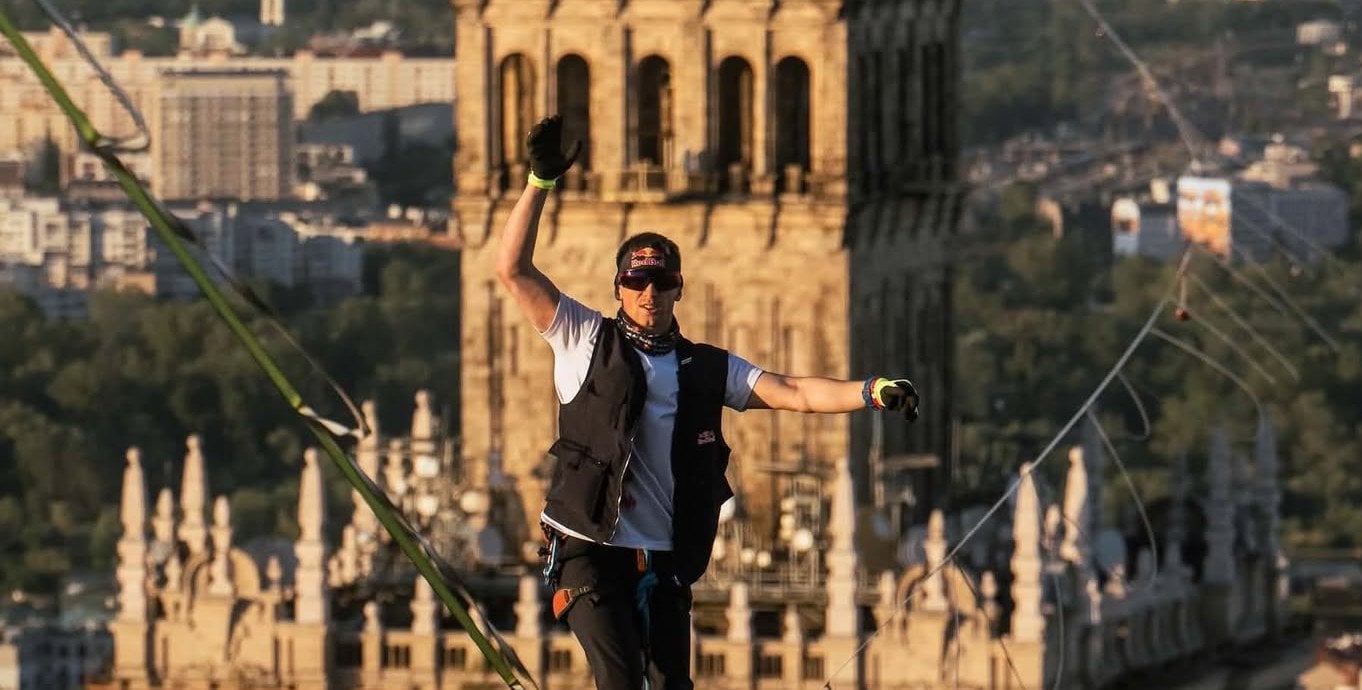 "Podstawą jest sen i przygotowanie". Spacer między PKiN a Varso Tower 180 metrów nad ziemią