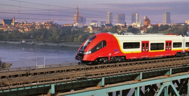 Utrudnienia w kursowaniu pociągów pod Warszawą. Powodem zerwana trakcja
