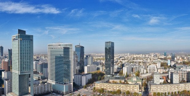"Matki, żony i kochanki", "Alternatywy 4", "07 zgłoś się". Warszawa śladami kultowych filmów i seriali