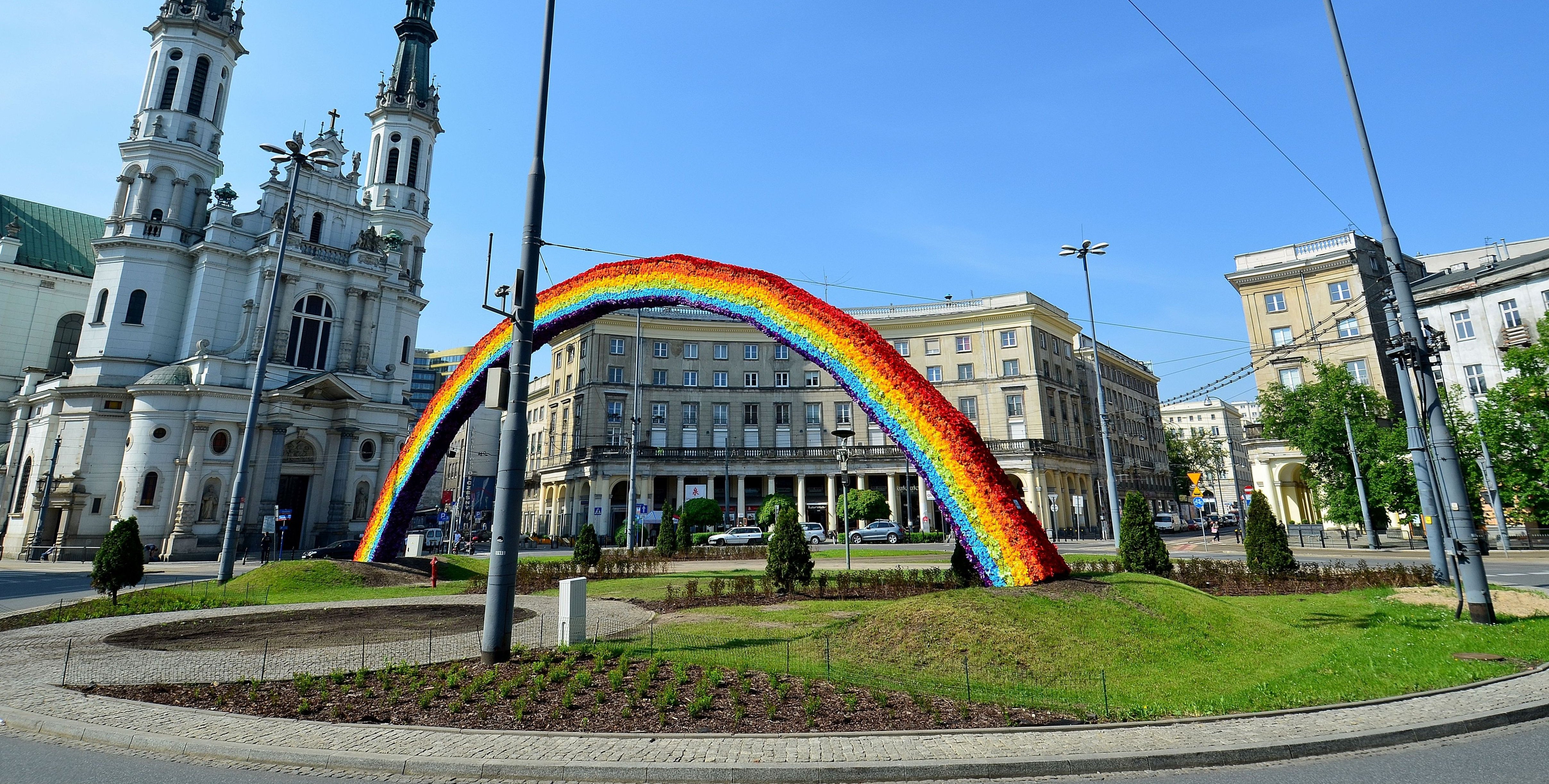 Protest ws. tęczy na Placu Zbawiciela. Projekt w ramach budżetu obywatelskiego choćby nie ruszył
