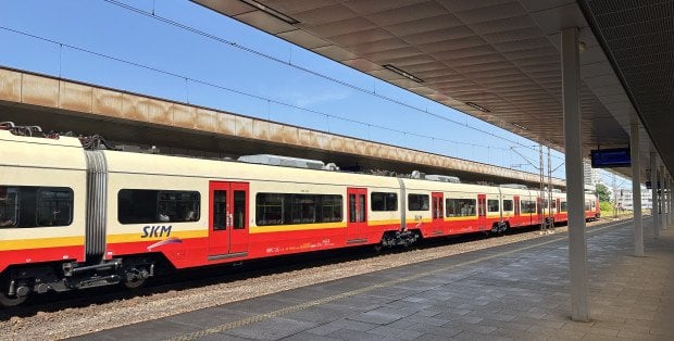 Utrudnienia w kursowaniu pociągów w Warszawie. Opóźnione SKM i KM