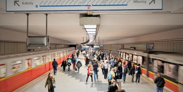 Utrudnienia w metrze M1. Metro kursuje w dwóch pętlach