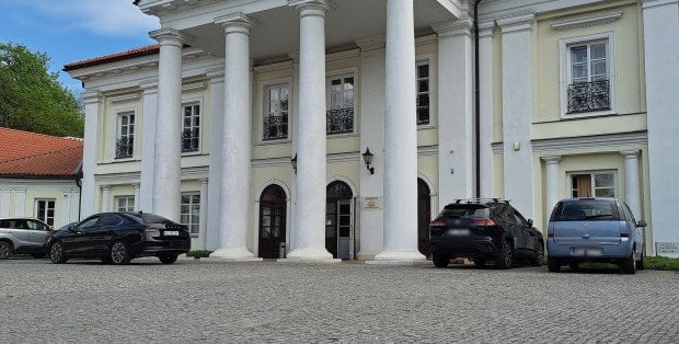 Rektor Uniwersytetu w Siedlcach odwołany. Miał wysyłać pracownicom niestosowne sms-y