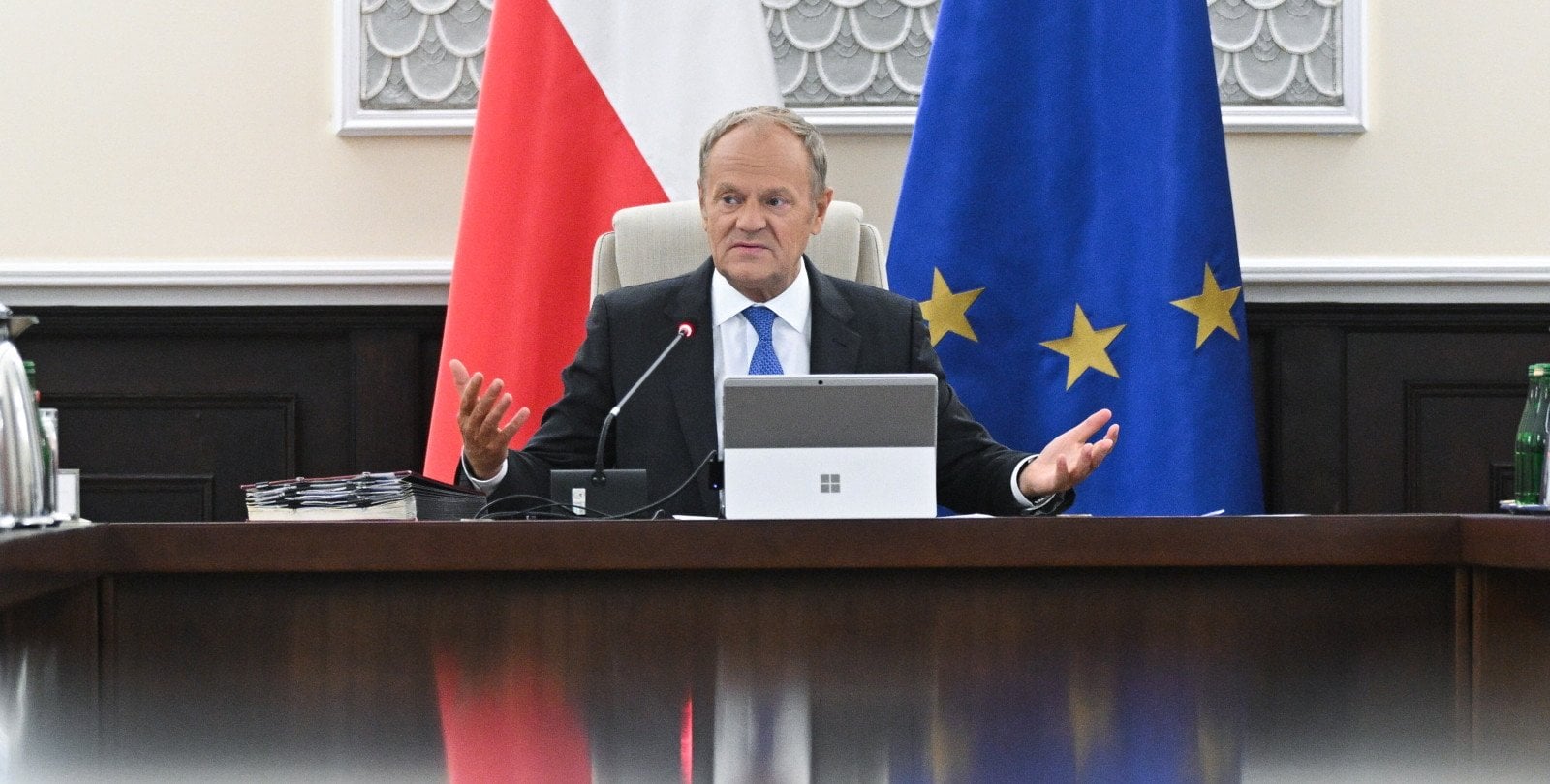 Donald Tusk zabrał głos ws. zarobków lekarza-radnego. Rząd przyjmie projekt ustawy