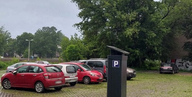 Miasto na Mazowszu rozszerza strefę płatnego parkowania. Zmiany od lipca