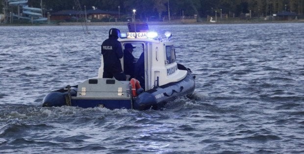 Wszedł do rzeki i zniknął pod powierzchnią wody. Poszukiwania nastolatka na Wiśle w Warszawie