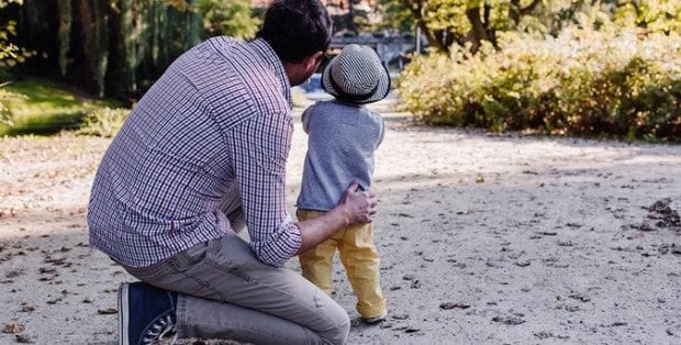 Dzień Ojca w liczbach. W jakim wieku mężczyźni najczęściej zostają ojcami?