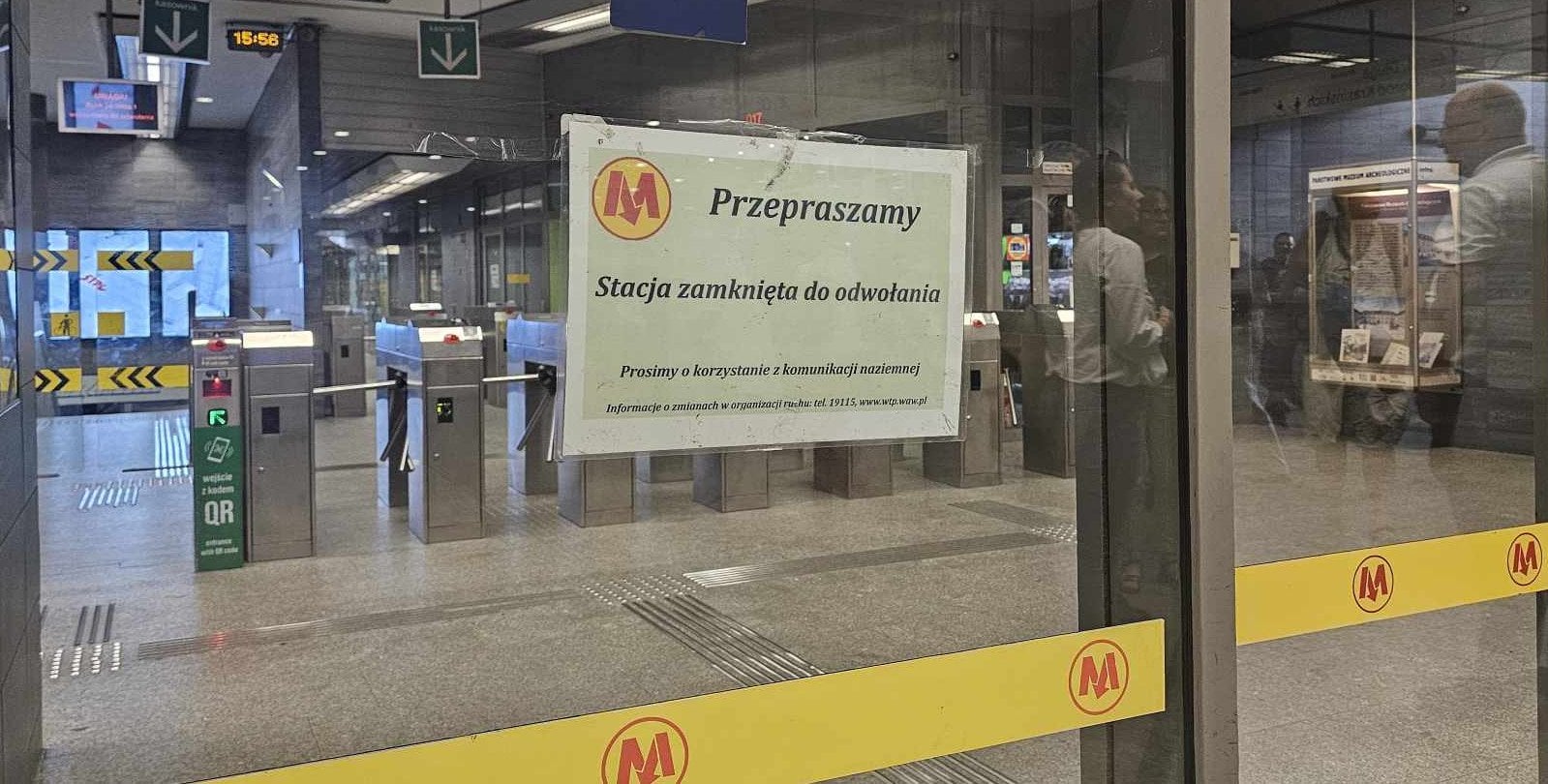 Ogromne utrudnienia w metrze. Zamkniętych 10 stacji M1