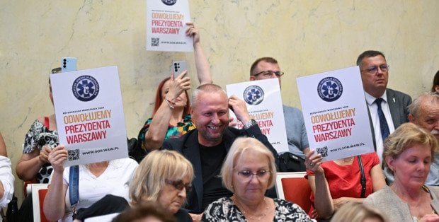 Trzaskowski straci stanowisko prezydenta Warszawy? Chcą zrobić referendum