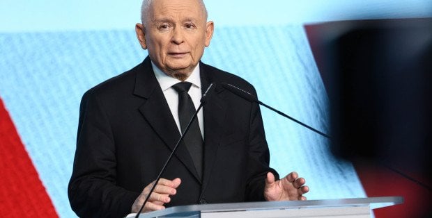 Kaczyński zwróci ukraiński order. "Wyraz lojalności wobec prezydenta"