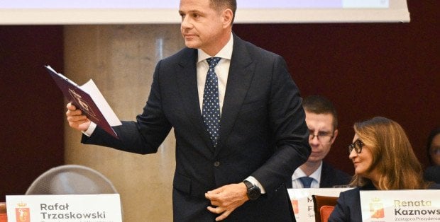 Wotum zaufania i absolutorium dla Trzaskowskiego. Radni zagłosowali
