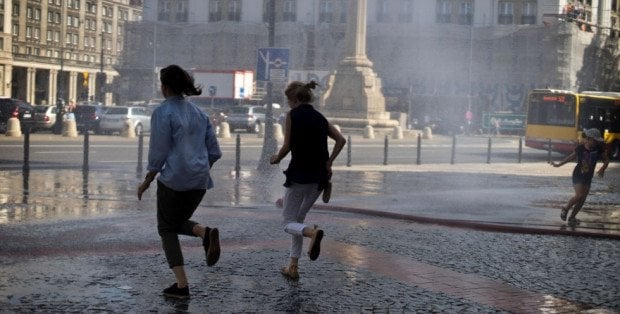 Kurtyny wodne, zraszacze i poidełka w Warszawie. Lista lokalizacji