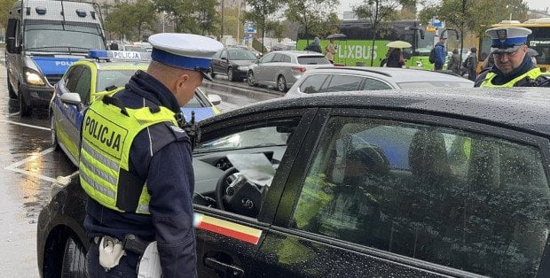 Skontrolowano 1,9 tys. taksówek w Warszawie. Co piąty kierowca naruszał przepisy