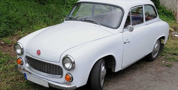 "Królowa szos" czy "królowa poboczy"? Była najpopularniejszym samochodem PRL-u