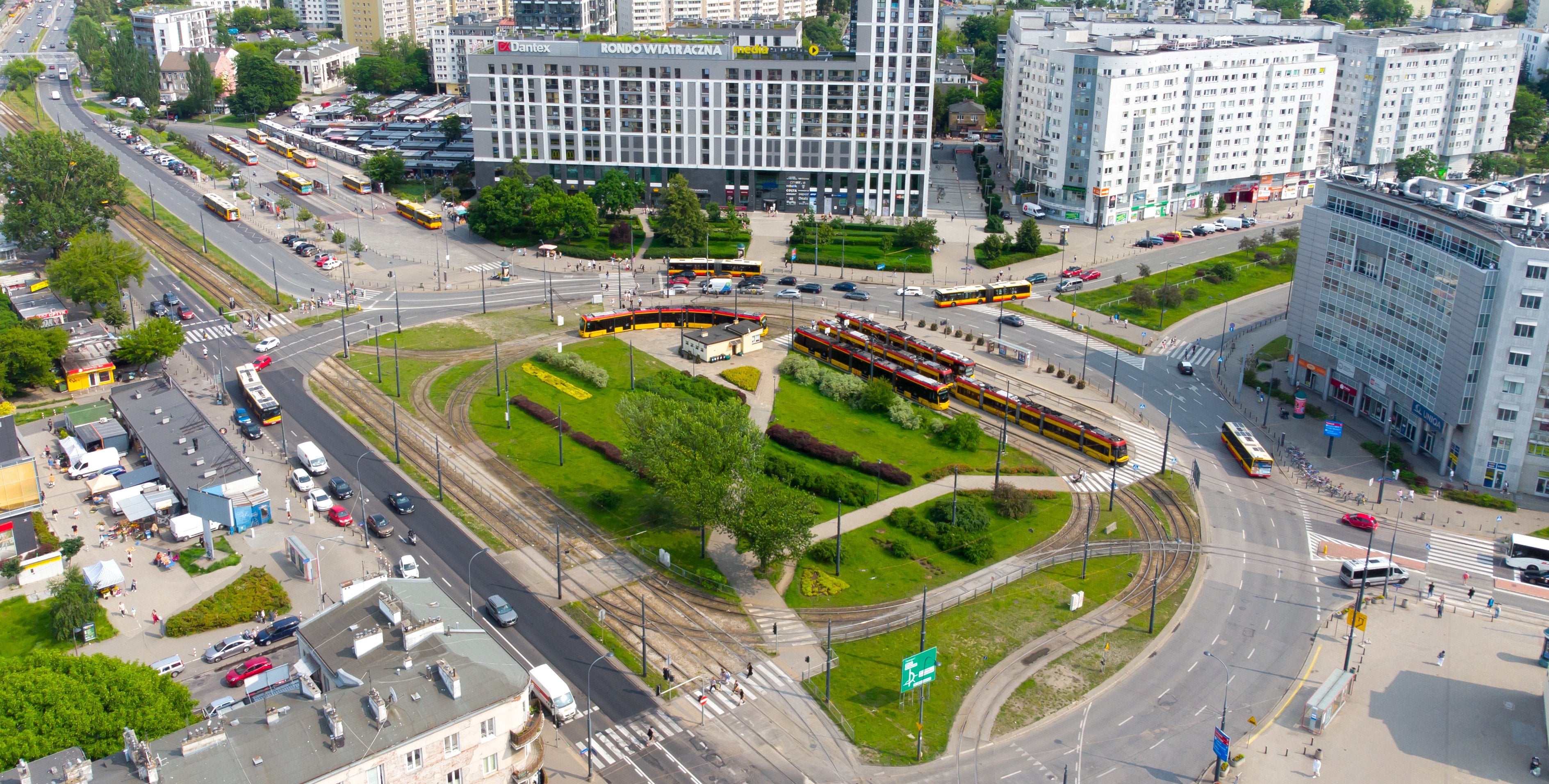 Tramwaj wykoleił się w Warszawie. Uwaga na utrudnienia