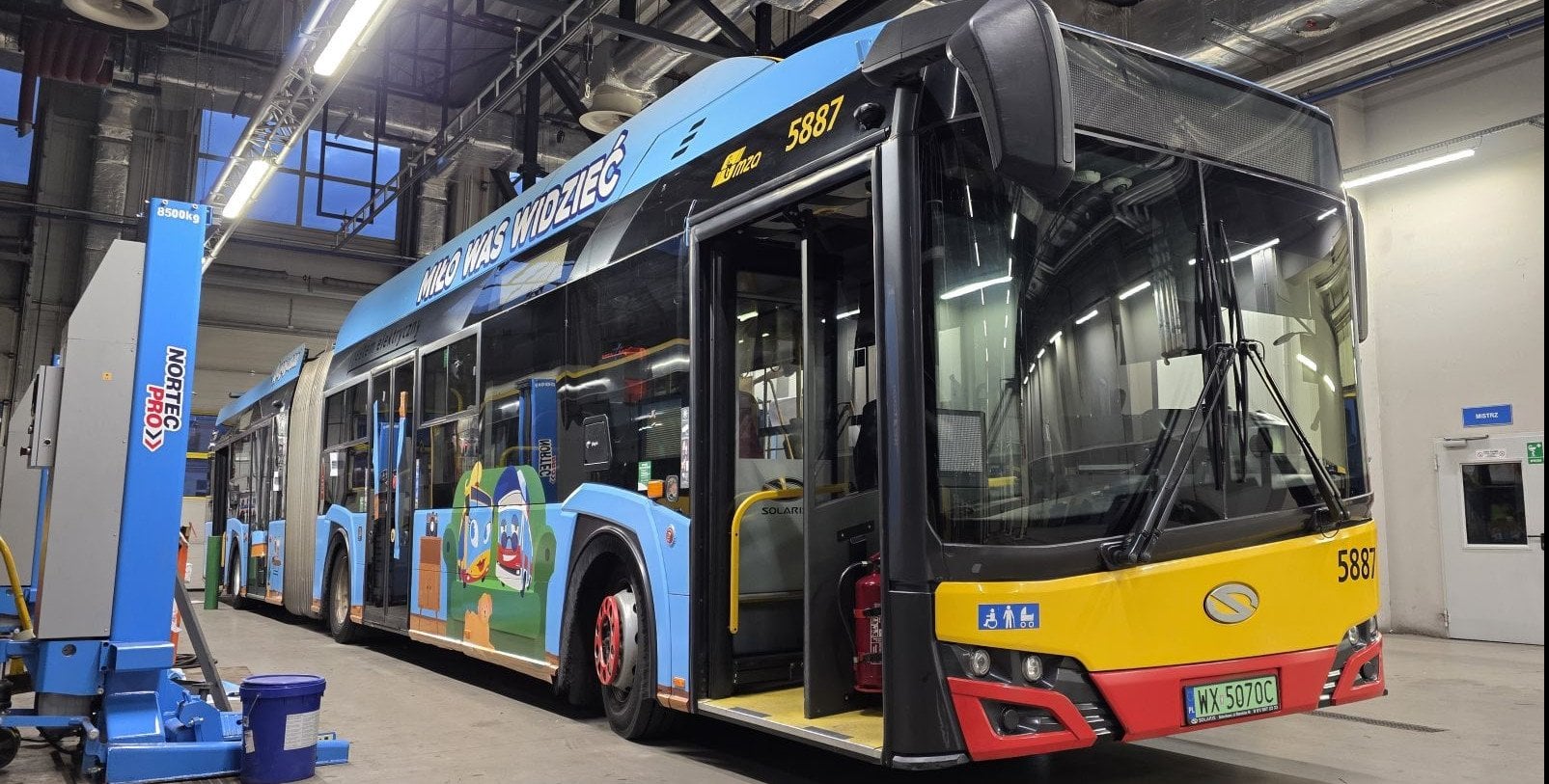 Warszawa zaprasza do wakacyjnego autobusu. To nie będzie zwykły przejazd