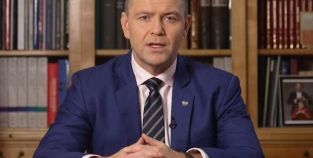 Prezydent zawetował ustawę statusie osoby najbliższej. Dziewięć innych z podpisami