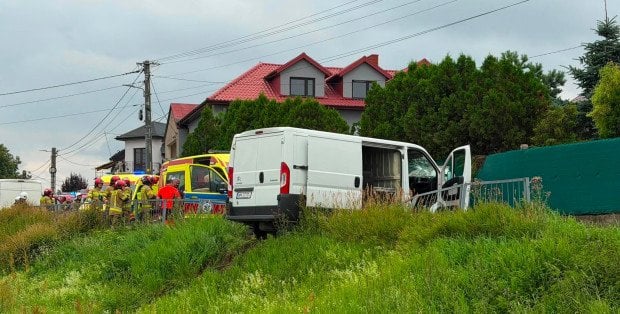 Wypadek na DK10 w okolicach Płońska. Cztery osoby ranne, w tym dwoje dzieci