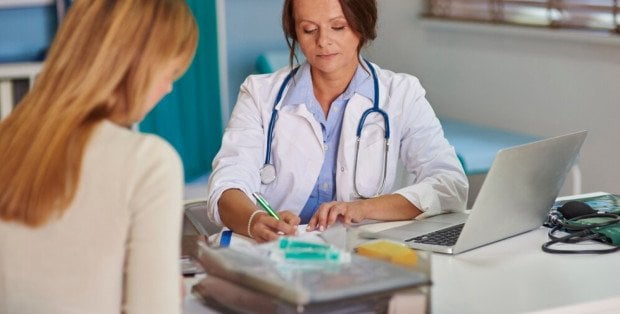 Przepisy dot. zbierania wynagrodzeń lekarzy opublikowane. Pierwsza zbiórka danych - we wrześniu