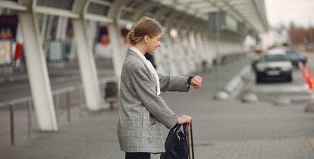 Parking, transfer, śniadanie. Logistyka lotu bez nerwów