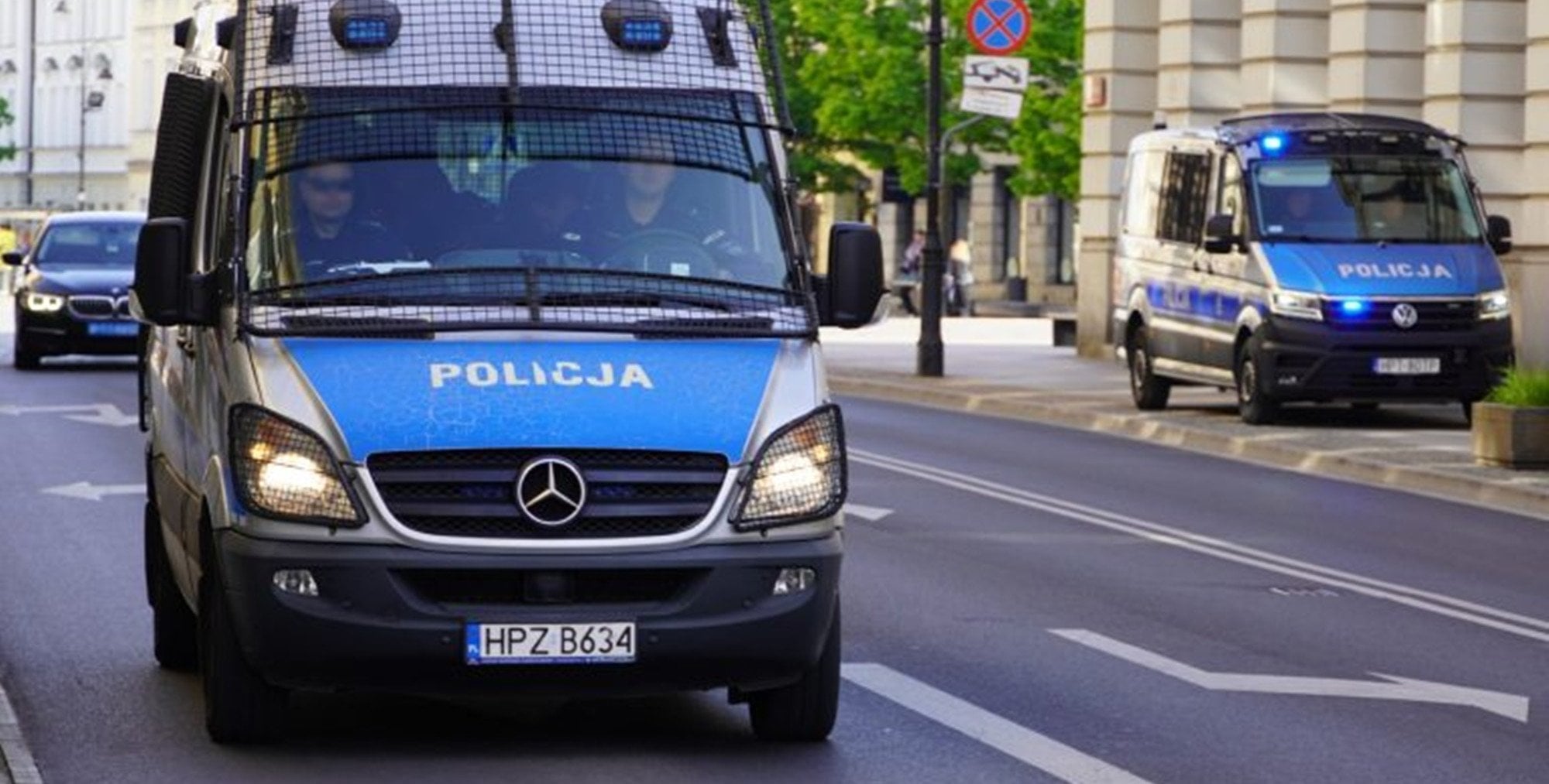 Policja blokuje okolice Placu Piłsudskiego. Utrudnienia w Warszawie