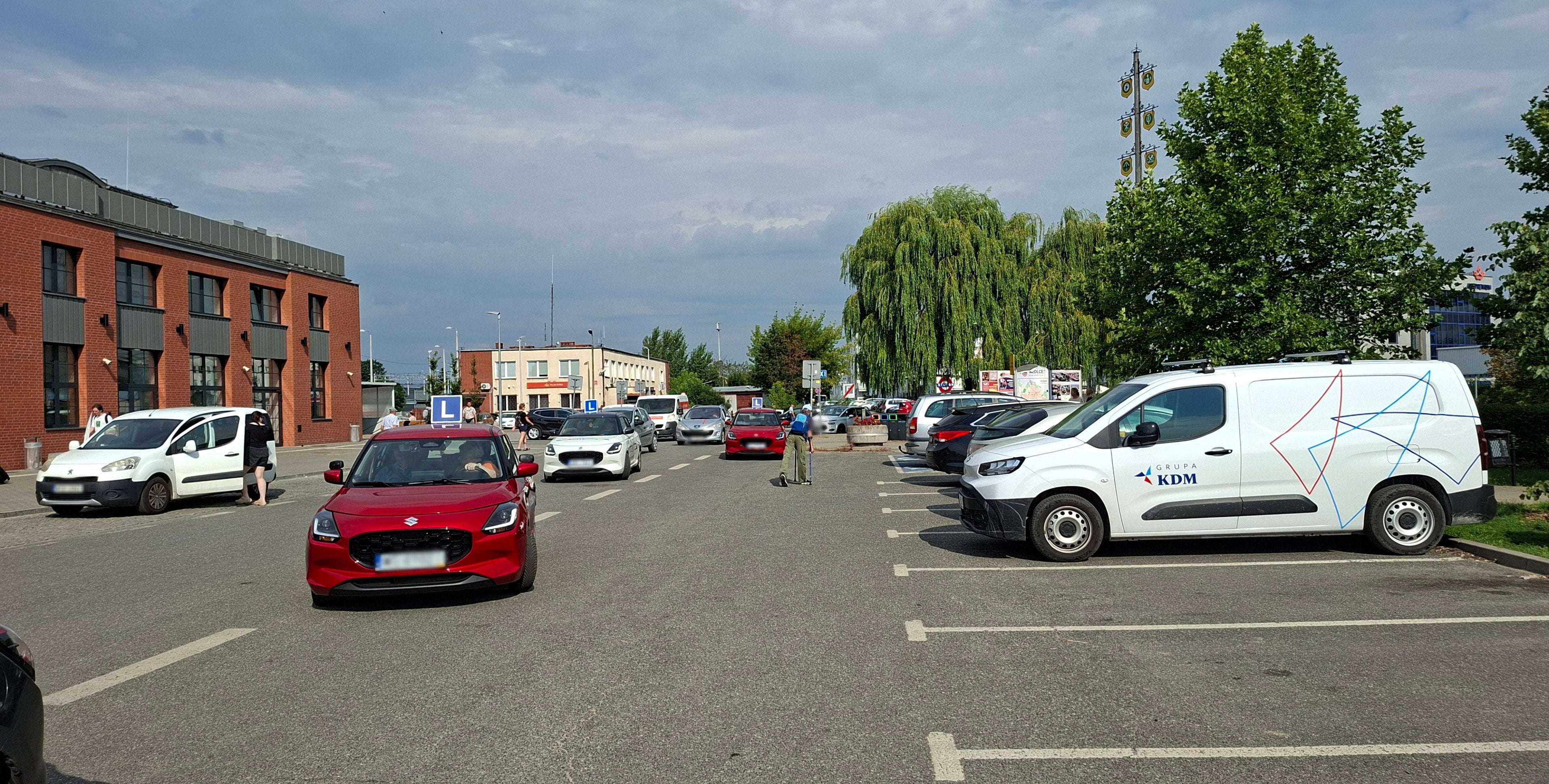 Będą nowe miejsca parkingowe w okolicy dworca. "Są bardzo potrzebne"
