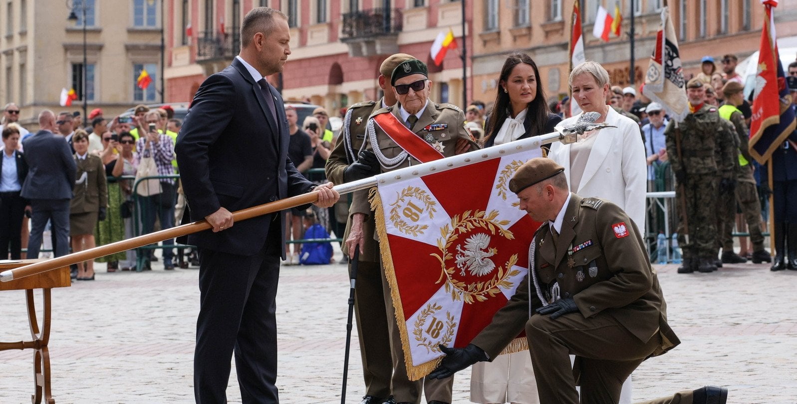 Stołeczna brygada Obrony Terytorialnej otrzymała sztandar. "Znak tożsamości, jedności oraz dziedzictwa"