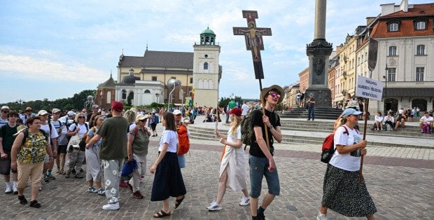 Trzy pielgrzymki wyruszyły z Warszawy na Jasną Górę. Mamy zdjęcia
