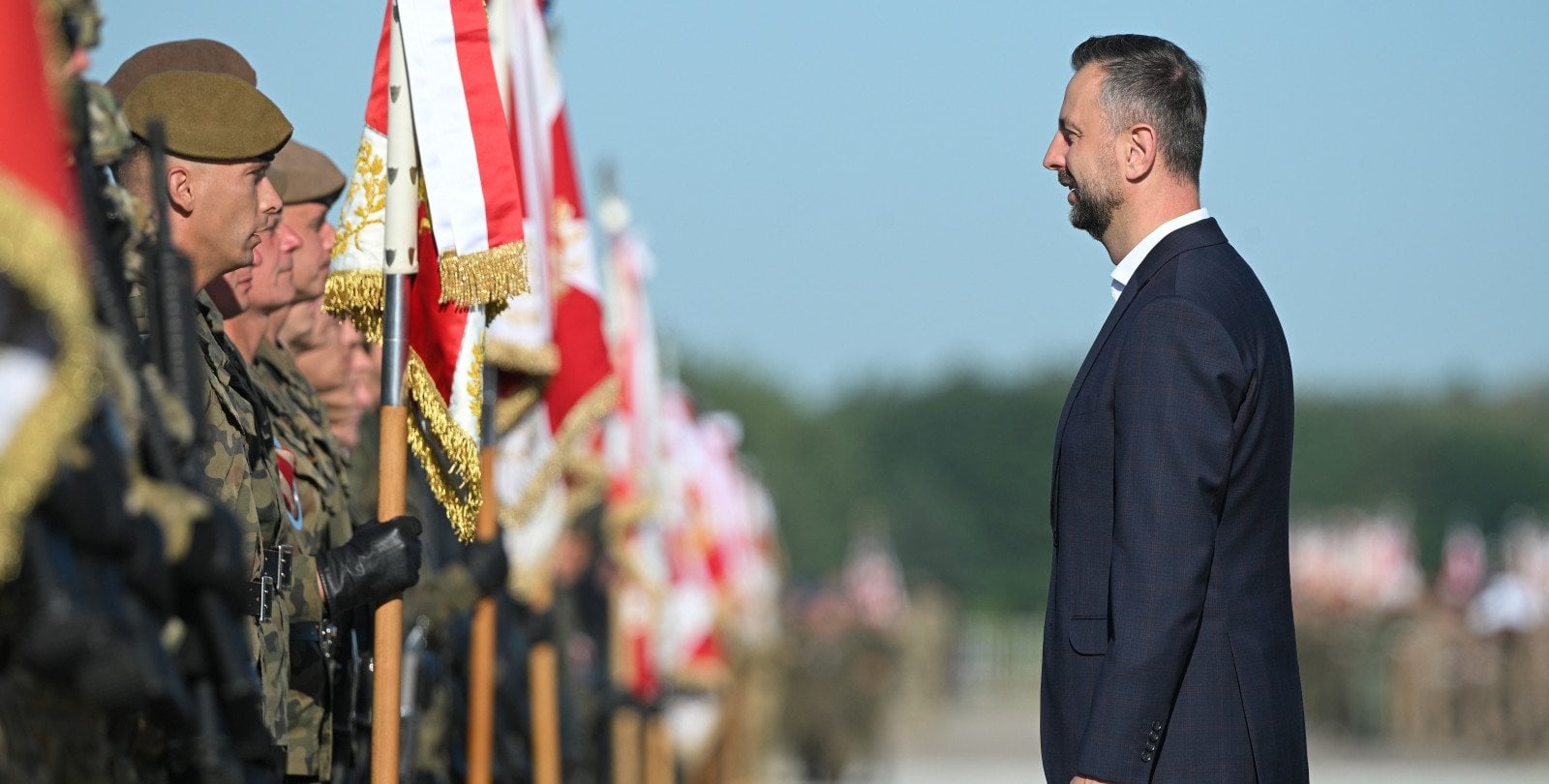 Szef MON: Święto Wojska Polskiego jest wyrazem uznania dla podatników finansujących rozwój armii
