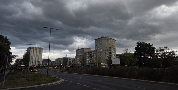 W nocy gwałtowne burze i silny wiatr. Alert IMGW dla kilku województw