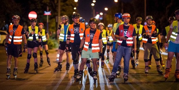 Skaterzy i rolkarze przejmują Warszawę. Uwaga na utrudnienia